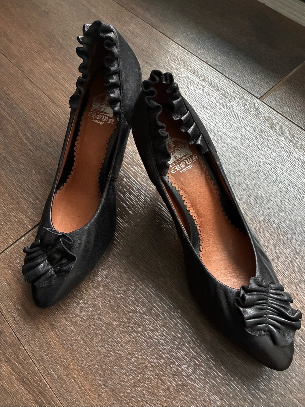 Crown Vintage Black Ruffle Pointed Toe Slip-On Flats